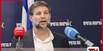 දශක තුනකට පසු චීනයෙන් අඩුම ආර්ථික වර්ධන ඉලක්කය ප්‍රකාශයට පත් කෙරේ