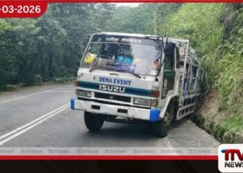 නාවුල – ඇලහැර මාර්ගයේදී තිරිංග අක්‍රීය වූ ලොරි රථයක් අනතුරකට ලක්වෙයි