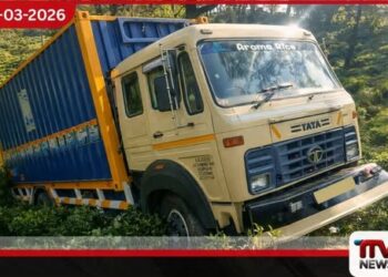 බදුල්ල – පස්සර මාර්ගයේ 7 කණුව අසලදී ලොරි රථයක් පසුපසට ධාවනය වී අනතුරක්