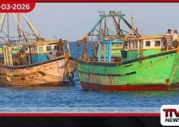 ශ්‍රී ලංකා මුහුදු සීමාව උල්ලංඝනය කළ තමිල්නාඩු ධීවරයන් පස්දෙනෙකු අත්අඩංගුවට