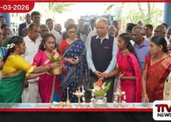 ඉන්දීය මහකොමසාරිස් උඩප්පුව සංචාරයක