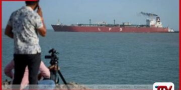 හෝර්මුස් සමුද්‍ර සන්ධියෙන් ගමන් ගන්නා නැව්වලට බදු පැනවීමට ඉරානය සැරසෙයි