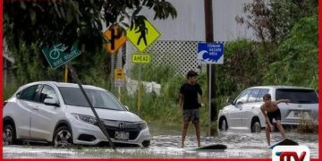 හවායි දූපත්වලට බලපෑ  දරුණු කුණාටු තත්ත්වයෙන්  අමෙරිකානු ඩොලර් බිලියනයක  දැවැන්ත දේපළ හානියක්