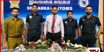 රුපියල් ලක්ෂ දෙකක විසිතුරු පැළ  තොගයක් සමඟ ව්‍යාපාරිකයෙකු  කටුනායකදී අත්අඩංගුවට