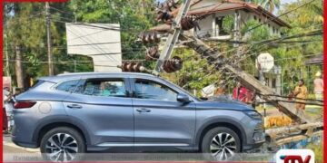 හබරණ – දඹුල්ල මාර්ගයේ ටිපර් රථයක් පෙරළෙයි