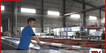 ලෝක වෙළෙඳපොළේ  ඇලුමිනියම් මිල වසර හතරකට  පසු ඉහළම අගයට