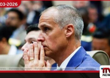 අෆෙයාර් චෝදනා සහ  මූල්‍ය අක්‍රමිකතා මැද  කොරී ලෙවන්ඩොව්ස්කිව  ධවල මන්දිරයෙන් ඉවත් කරයි