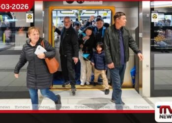 මැදපෙරදිග යුද ගැටුම් හමුවේ  ඉන්ධන මිල ඉහළ යාම නිසා  ඕස්ට්‍රේලියාවේ ප්‍රාන්ත දෙකක  පොදු ප්‍රවාහනය නොමිලේ ලබා දෙයි