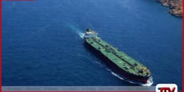 හොමුස් සමුද්‍ර සන්ධියෙන්  දෙවන තුර්කි නෞකාවත් පිටතට තවත් නෞකා 13ක්  අවහිර වී සිටියි