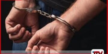 කල්පිටියේදී නීති විරෝධී ලෙස  මෙරටට ගෙනා එනසාල් කිලෝ 98ක්  සමඟ සැකකරුවන් දෙදෙනෙක් නාවික හමුදා දැලට