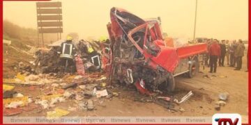 ඊජිප්තුවේ බිහිසුණු රිය අනතුරකින්  අට දෙනෙකු ජීවිතක්ෂයට