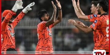 සන්රයිසස් හයිද්‍රාබාද් කණ්ඩායම  කොල්කටා නයිට් රයිඩර්ස් පරදවා IPL ප්‍රථම ජයග්‍රහණය වාර්තා කරයි