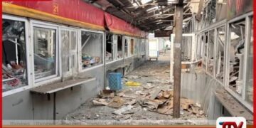 යුක්රේන වෙළඳපොළකට  රුසියානු ඩ්‍රෝන ප්‍රහාරයක්  එල්ල වෙයි