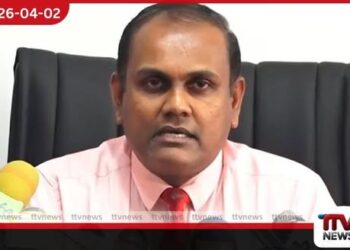 කාමරයෙන් එළියට ඇවිත්  බලන්න 7 කාමරේ කාගෙද කියලා සෞඛ්‍ය ඇමතිත් බොරුවෙන්ම  ජීවත් වෙන්න හදනවා