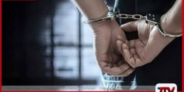 අහංගම ෆේස්බුක් සාදයක් වටලා  මත්පැන් සමඟ දෙදෙනකු අත්අඩංගුවට