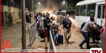 නයිජීරියාවේ ආරක්ෂාව දරුණු අගාධයක  අමෙරිකානු තානාපති නිලධාරීන්ට සහ  පවුල්වලට වහාම ඉවත් වීමට  හදිසි නියෝගයක්