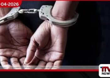 පොලිස් පරීක්ෂකවරයෙකුගේ මවක්  කුෂ් මත්ද්‍රව්‍ය සමඟ අත්අඩංගුවට