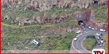 කැනරි දූපත්හි  සිදුවූ බස් රථ අනතුරකින්  77 හැවිරිදි බ්‍රිතාන්‍ය ජාතිකයෙකු  මියයයි