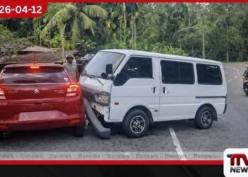 බිබිල – මොණරාගල මාර්ගයේ වෑන් රථයක් සහ මෝටර් රථයක් ගැටෙයි