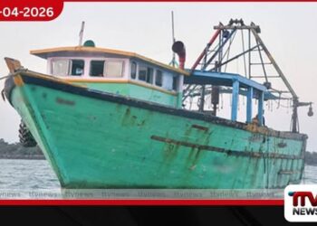 ශ්‍රී ලංකා මුහුදු සීමාව උල්ලංඝනය කළ  තමිල්නාඩු ධීවරයින් 4ක් අත්අඩංගුවට