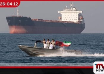 හෝමුස් සමුද්‍ර සන්ධිය ඉරානයේ පාලනය යටතේ පවතින බවත් ඒ සඳහා රියාල්වලින් බදු ගෙවිය යුතු බවත් ඉරාන නියෝජ්‍ය කතානායක පවසයි