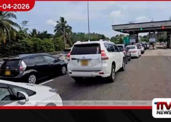 දක්ෂිණ අධිවේගී මාර්ගයේ  පින්නදුව පිවිසුම අසල  දැඩි රථවාහන තදබදයක්