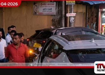 ඇහැළියගොඩදී වාහන 6ක් එකිනෙක ගැටෙයි