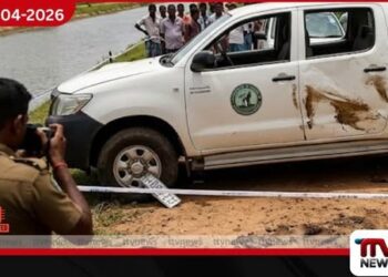 ඇළට වැටුණු වන අලියෙකු  බේරාගැනීමේ මෙහෙයුමකින් පසු  වනජීවී වාහනවලට පහර දෙයි