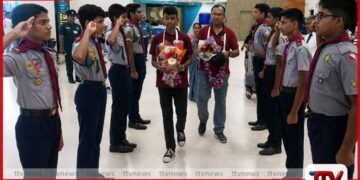 එවරස්ට් කඳු පන්තියේ  කඳු මුදුන් කිහිපයක් තරණය කළ  පිය-පුතු යුවළක්  දිවයිනට පැමිණෙති