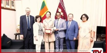 ප්‍රංශ සෙනෙට්  පාර්ලිමේන්තු නියෝජිත පිරිසක්  කථානායකවරයා හමුවෙයි