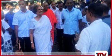 පඤ්ඤාකර හිමි ඇතුළු  මහා සංඝරත්නයට හීල් දානය පිරිනැමීමේ අවස්ථාවට  චන්ද්‍රිකා කුමාරතුංග සහභාගී වෙයි