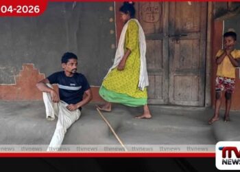 ඉන්දියාවේ මාඕවාදී ගරිල්ලන් වැලලූ  බිම්බෝම්බ තවමත් ජීවිත බිලිගනී