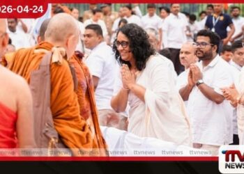 දළදා මාළිගාව අභියසින් ඇරඹි  ඒ ඓතිහාසික සාමයේ පාගමන  මහජනතාව පුදුමයට පත් කරමින්  එක්වූ විශේෂ අමුත්තා කවුද