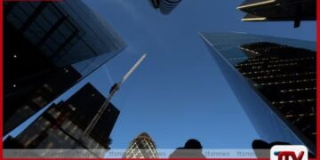 බ්‍රිතාන්‍යයේ නිෂ්පාදන  පිරිවැය වාර්තාගත ලෙස ඉහළ යයි උද්ධමන අවදානමක් පිළිබඳ  අනතුරු ඇඟවීම්