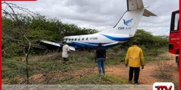 කෙන්යාවේ මන්දේරා ගුවන් තොටුපළේදී මගී ගුවන් යානයක්