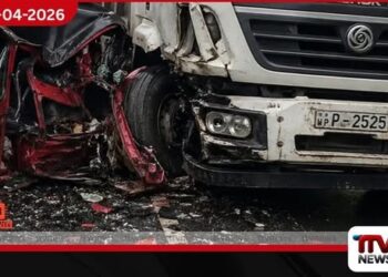 රෝදයක් ගැළවී ගිය  චූන් පාන් රථය  ලොරියක ගැටී මාරක අනතුරක්