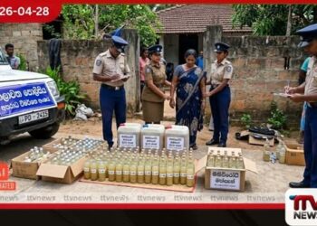 නීතිවිරෝධී මත්පැන්  සමඟ සැකකාරියක්  හලාවතදී අත්අඩංගුවට