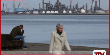 හෝමුස් සමුද්‍ර සන්ධිය  යළි විවෘත කිරීමට  මැක්‍රෝන්ගෙන් සහතිකයක්