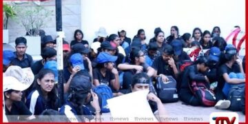 වික්‍රමාරච්චි දේශීය වෛද්‍ය සිසුන්ගෙන්  අධ්‍යාපන අමාත්‍යාංශය ඉදිරිපිට  විරෝධතාවක්