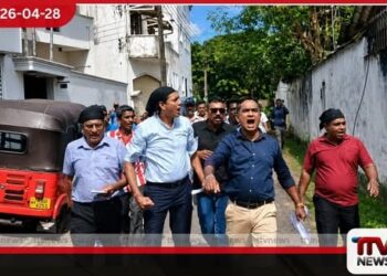 මුදල් ලේකම්ගේ නිවස ඉදිරිපිට  උද්ඝෝෂණය කිරීමට ගිය  සුගීශ්වර බණ්ඩාරට  බිත්තර සහ ගොම ප්‍රහාරයක්