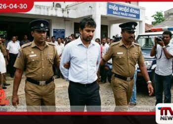 ගාල්ලේදී සිසුවියන්ගේ  නිල ඇඳුමට රතු තීන්ත විදපු  ජාත්‍යන්තර පාසල් ගුරුවරයා  අත්අඩංගුවට