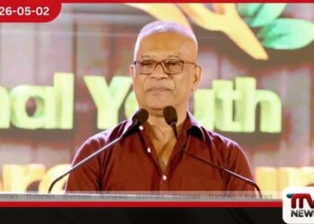 දෑකැත්තයි මිටියයි, රතු කොඩියයි තමයි  මැයි දිනේ සැමරුම් ලාංඡනය  කොළ පාට කොඩි දාලා මැයි දිනය කරන්න බෑ