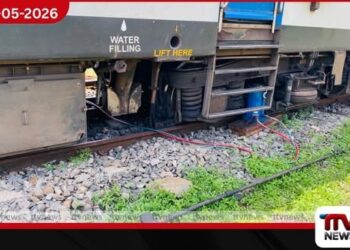 දෙමටගොඩදී  දුම්රියක් පීලි පැනීමෙන්  දුම්රිය ධාවනයට බාධා