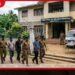 වැලිමඩ  පරිවාස මධ්‍යස්ථානයේ  දරුවන්ට පහර දුන් 5ක්  අත්අඩංගුවට