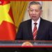 ශ්‍රී ලංකාවේ ආර්ථික ප්‍රගතිය  වියට්නාම ජනාධිපතිවරයාගේ  ඇගයීමට ලක්වෙයිශ්‍රී ලංකාව වත්මන් රජය යටතේ අත්කරගෙන ඇති ආර්ථික ජයග්‍රහණ පිළිබඳව තමන් බෙහෙවින් සතුටු වන බව මෙරට සංචාරයක නිරත වියට්නාම ජනාධිපති ටෝ ලාම් මහතා ප්‍රකාශ කර තිබේ. ජනාධිපති අනුර කුමාර දිසානායක මහතා සමඟ අද (08) පැවැති ද්විපාර්ශ්වික සාකච්ඡාවලදී ඔහු පෙන්වා දී ඇත්තේ අසීරු කාලපරිච්ඡේදයකින් පසු ශ්‍රී ලංකාව පෙන්වන ආර්ථික ස්ථාවරත්වය සහ වර්ධනය අගය කළ යුතු බවයි. දෙරට අතර පවතින රාජ්‍ය තාන්ත්‍රික සබඳතා තවදුරටත් ශක්තිමත් කරමින්, ඉදිරියේදී ආර්ථික හා වෙළඳ සහයෝගීතාව පුළුල් කිරීමට ශ්‍රී ලංකා රජය ගන්නා උත්සාහය කෙරෙහි ද වියට්නාම ජනාධිපතිවරයා සිය ප්‍රසාදය පළ කර ඇත.