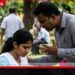 විහාරමහාදේවි උද්‍යානයේදී  කාන්තාවකට තියුණු ආයුධයකින්  පහරදුන් පුද්ගලයාට ඇප