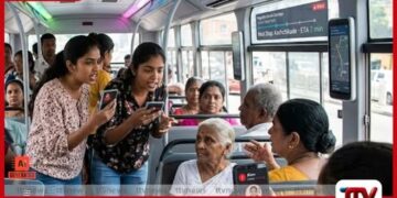 පෙන්රිත්හි බස් රථයක් තුළ  මගීන්ට පහර දුන්  නව යොවුන් දැරියන් දෙදෙනෙකු  අත්අඩංගුවට