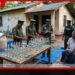 මීගමුවේදී නීතිවිරෝධී මත්පැන් වැටලීමක් සැකකරුවෙකු පොලිස් දැලට