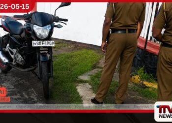 පොලිස් නිල ඇඳුමින් පැමිණ  රත්මලානේදී ලක්ෂ 5ක් කොල්ලකයි