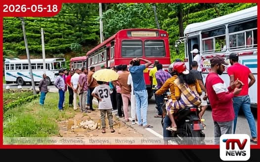 නෝර්වුඩ්හිදී රේස් ගිය ප්රයිවට් බස් එකක් ලංගම බස් එකක පස්සේ අඹරයි